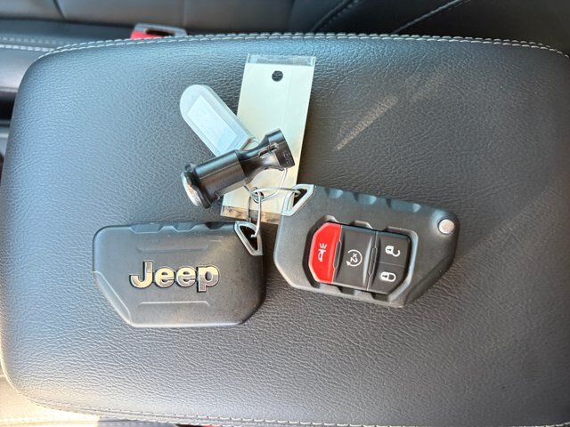 Used 2021 Jeep Gladiator Overland w/ Popular Equipment Package AWD/4WD image 32