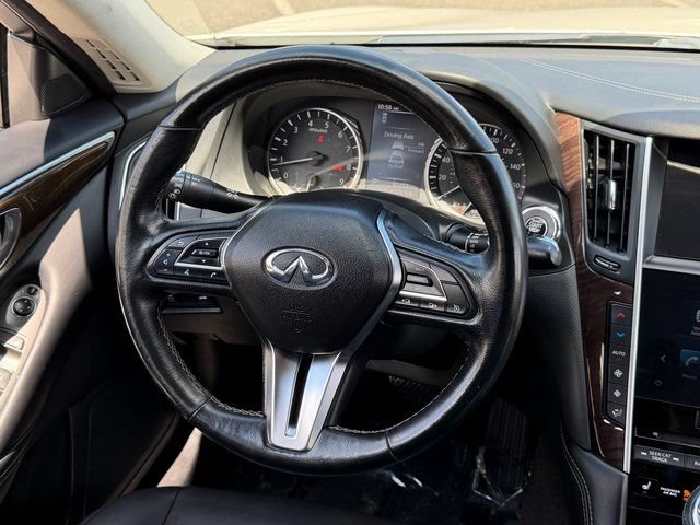 Used 2019 INFINITI Q50 Luxe w/ Essential Package (3.0T Luxe) AWD/4WD image 18