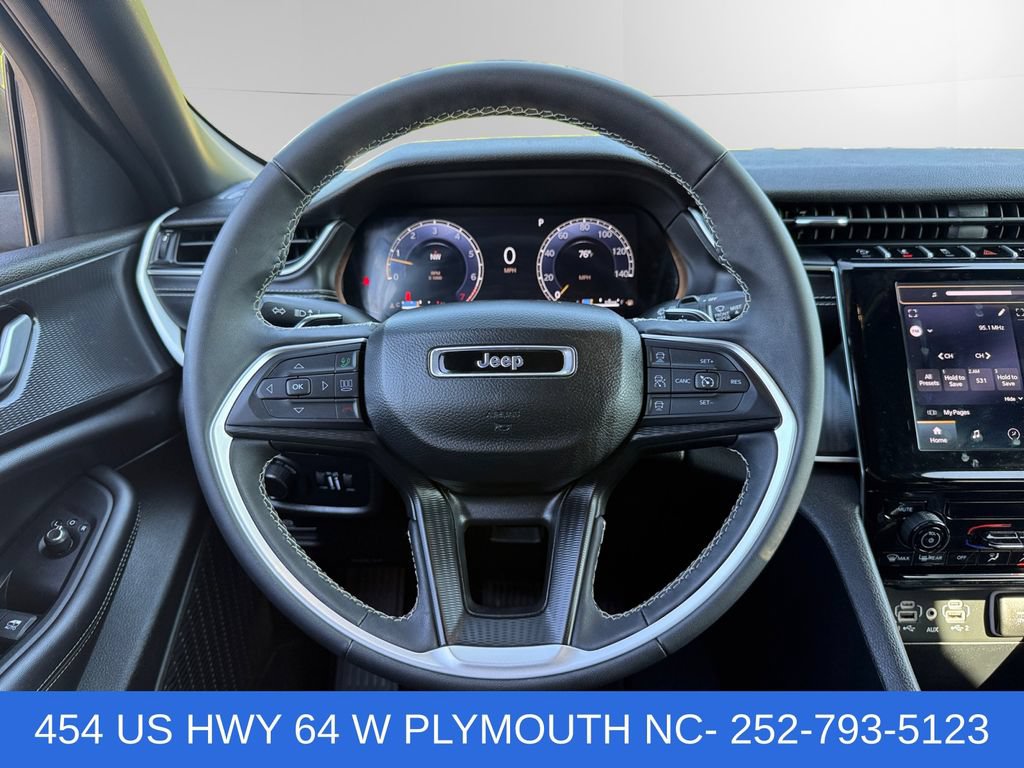 Used 2024 Jeep Grand Cherokee L Laredo AWD/4WD image 12