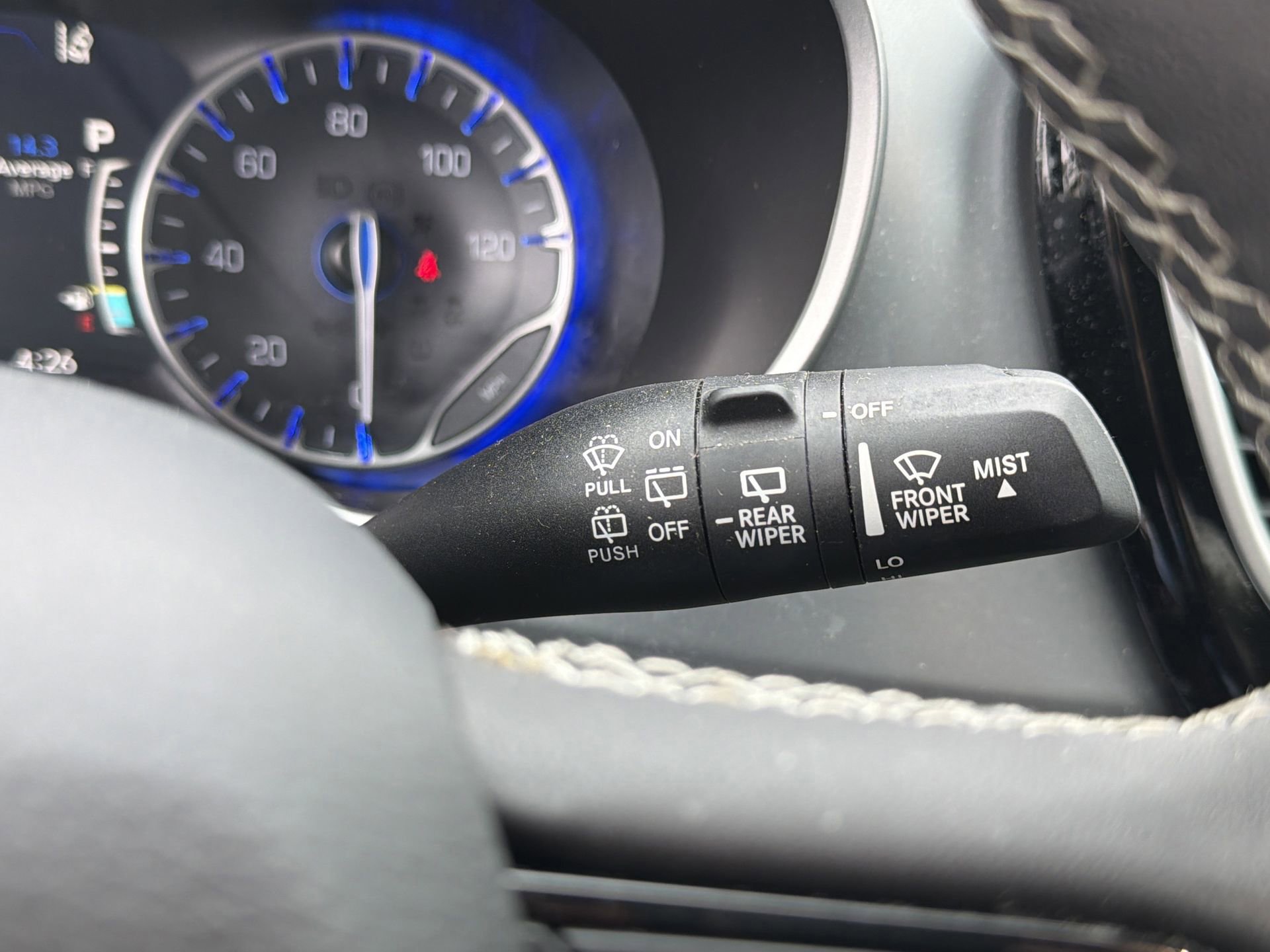 Used 2023 Chrysler Pacifica Touring image 21