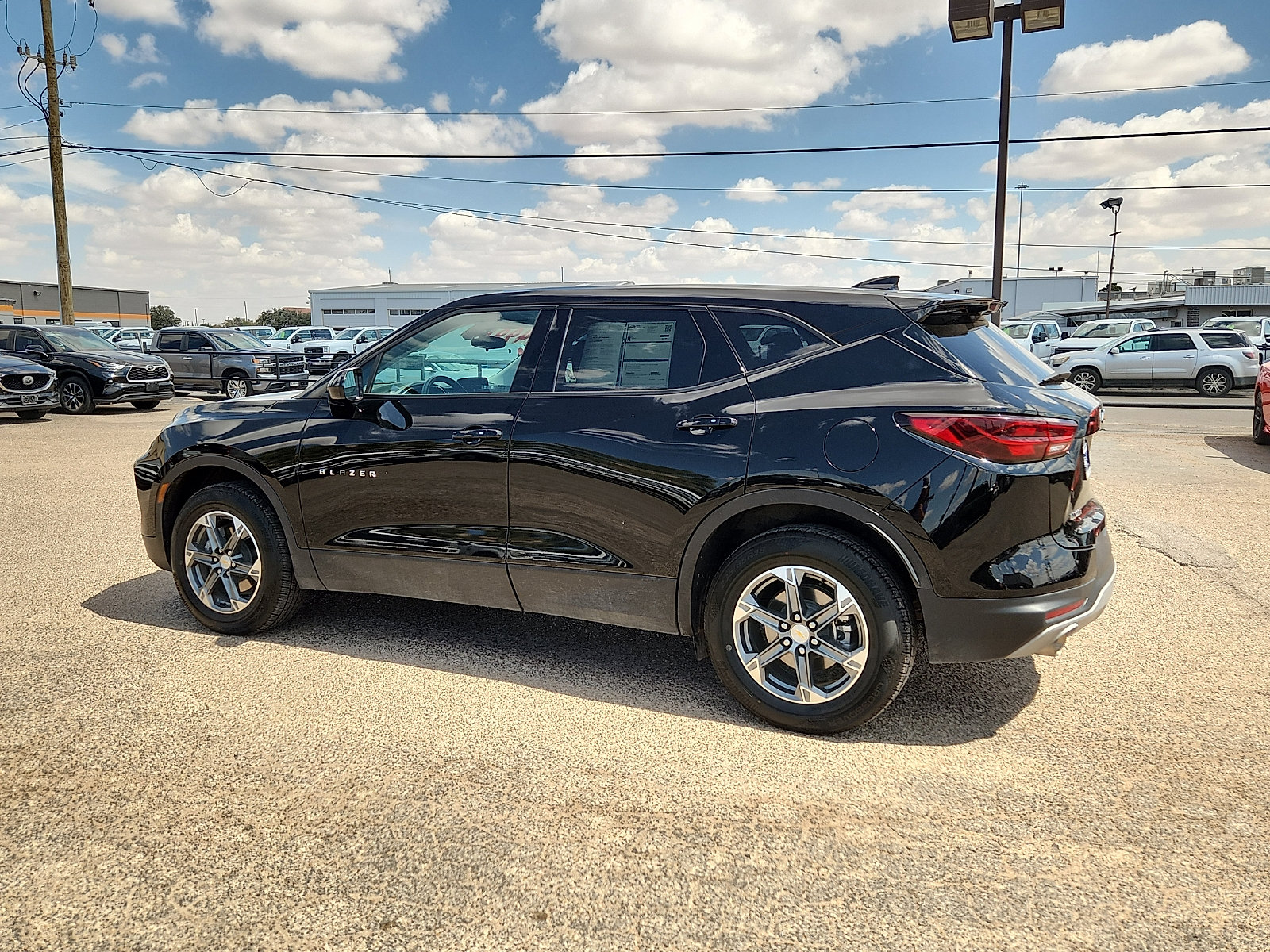 Used 2025 Chevrolet Blazer LT FWD image 4