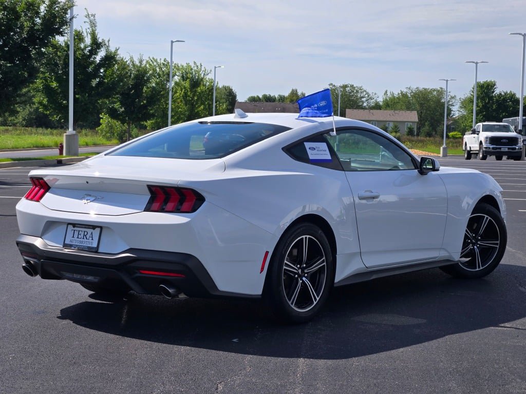 Certified 2024 Ford Mustang Coupe RWD image 8