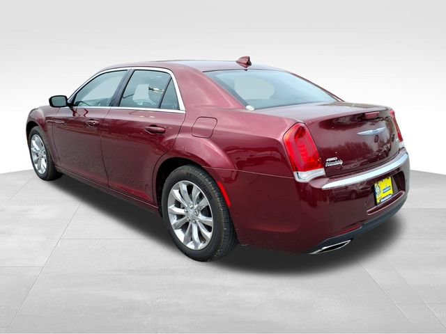 Used 2021 Chrysler 300 Touring L image 4