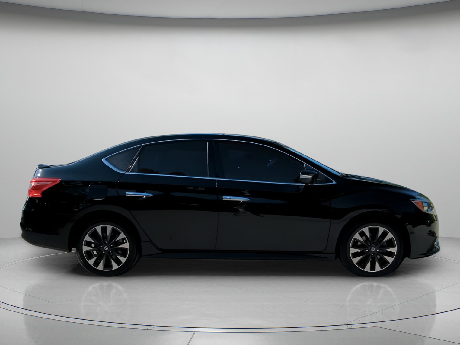 Used 2019 Nissan Sentra SR FWD image 32