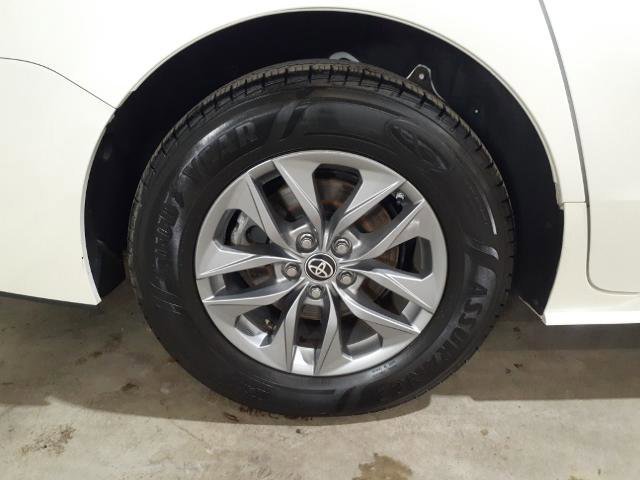 Used 2021 Toyota Sienna XLE image 25