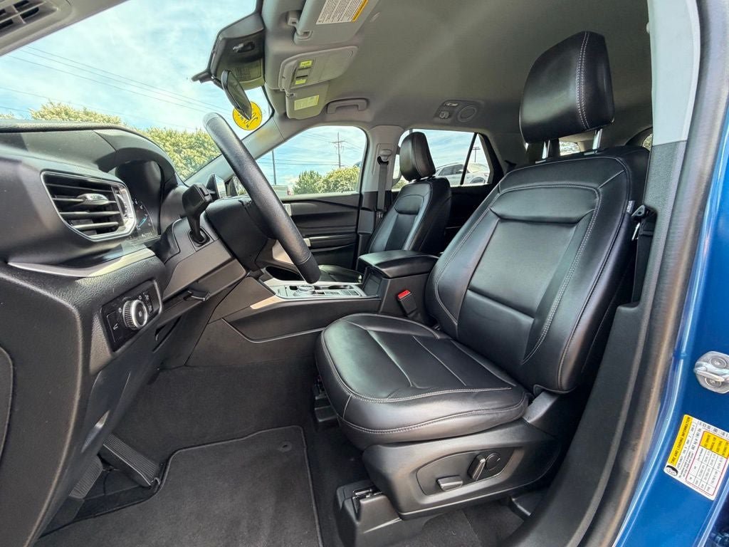 Certified 2023 Ford Explorer XLT w/ Equipment Group 202A RWD image 22