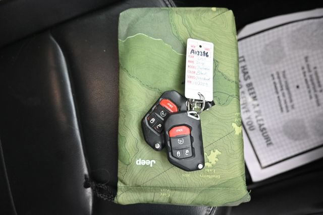 Used 2020 Jeep Gladiator Overland AWD/4WD image 9
