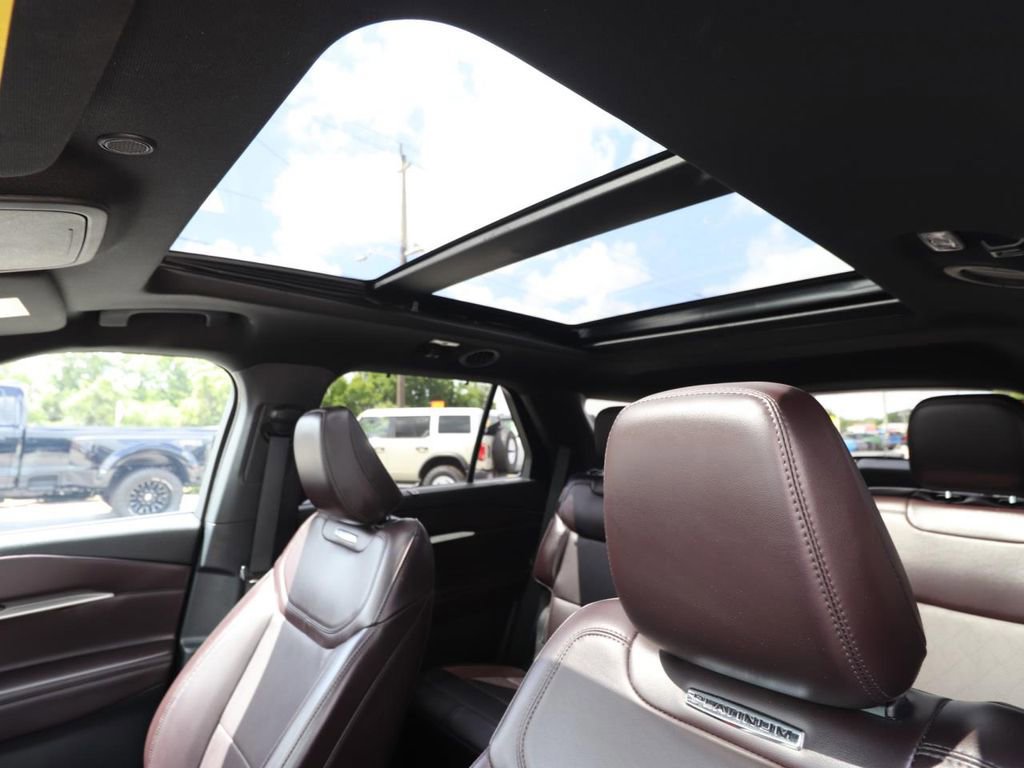Certified 2025 Ford Explorer Platinum image 9