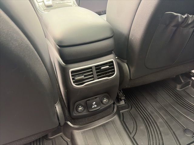 Used 2023 Hyundai Santa Fe Calligraphy AWD/4WD image 23
