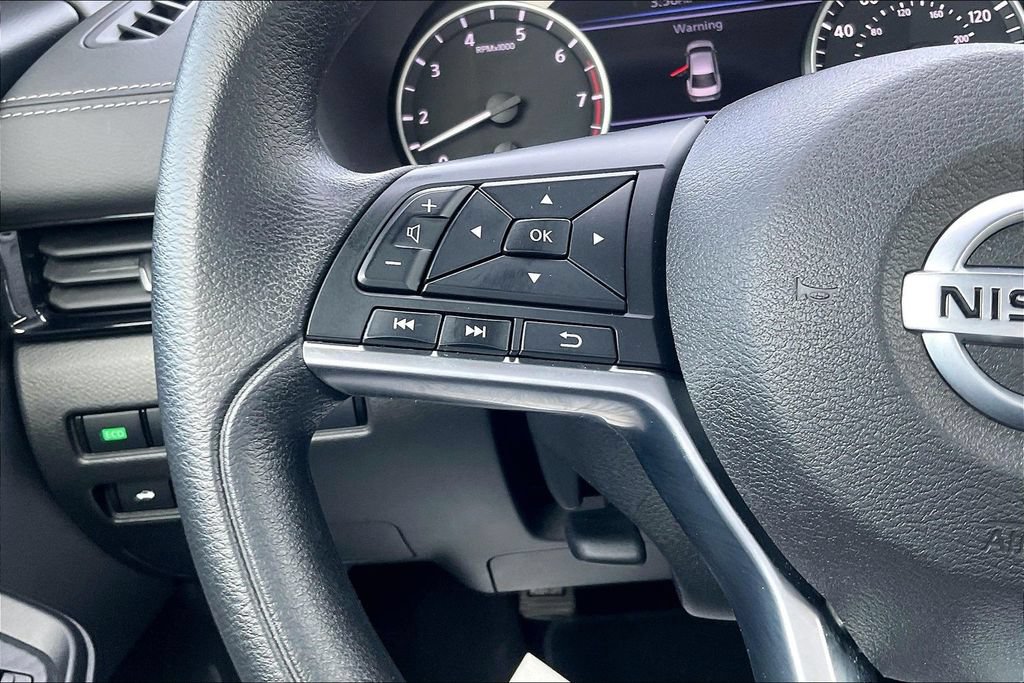 Used 2023 Nissan Sentra SV FWD image 17