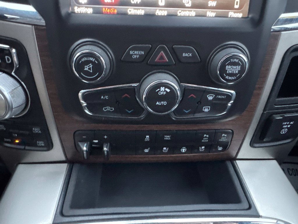 Used 2018 RAM 1500 Laramie w/ Convenience Group AWD/4WD image 19