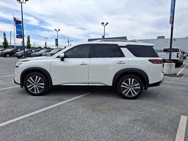 Used 2022 Nissan Pathfinder Platinum image 7