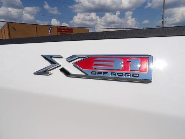 Used 2019 GMC Sierra 1500 SLT w/ SLT Premium Plus Package AWD/4WD image 17