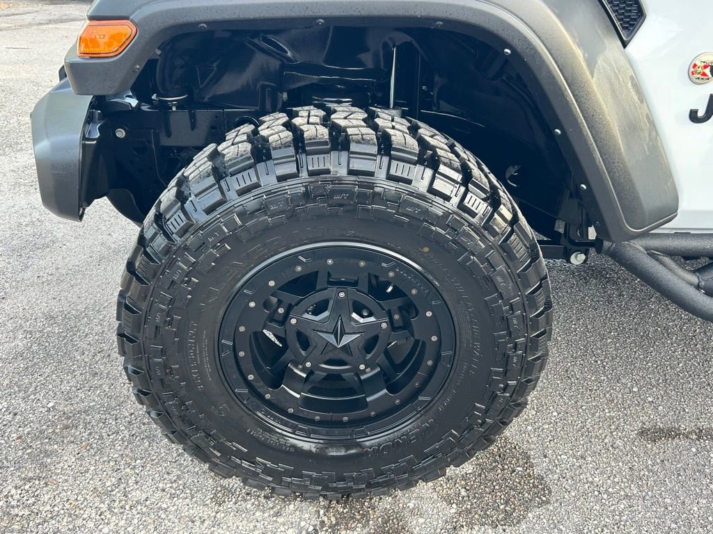 Used 2022 Jeep Wrangler Sport AWD/4WD image 18