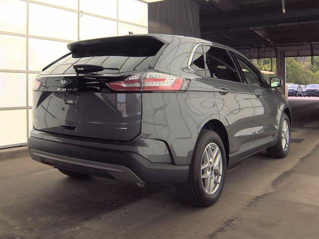 Certified 2024 Ford Edge SEL w/ Convenience Package AWD/4WD image 4