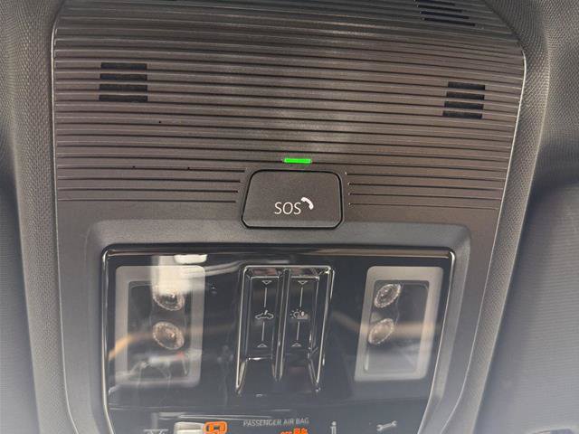 Used 2024 Volkswagen Atlas Cross Sport SEL AWD/4WD image 16