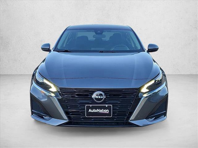 Used 2023 Nissan Altima 2.5 SV FWD image 2