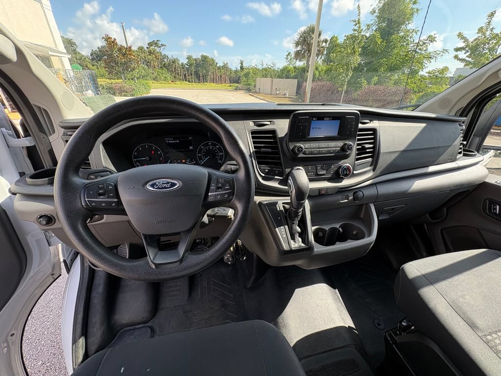 Certified 2025 Ford Transit 250 Low Roof w/ Exterior Upgrade Package RWD image 5