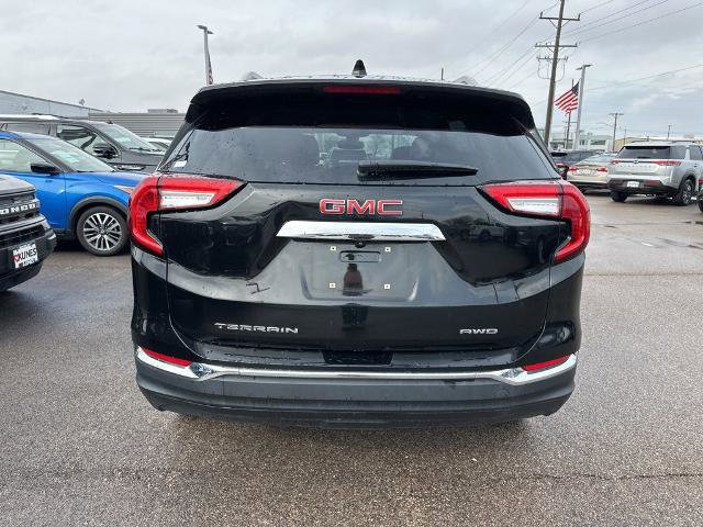 Used 2024 GMC Terrain SLT image 14