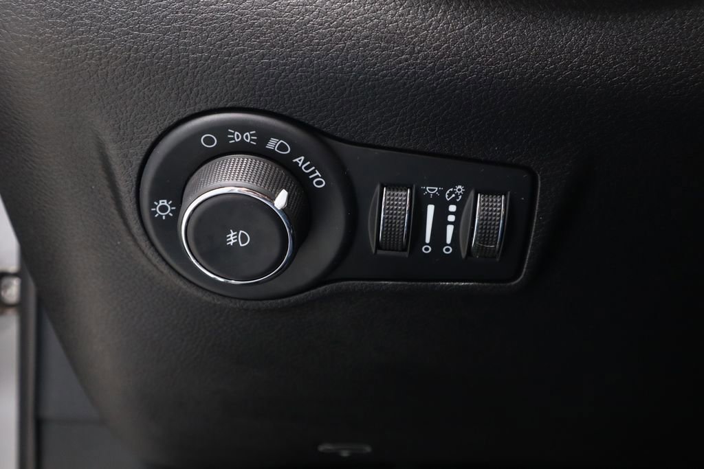 Used 2024 Jeep Compass Limited image 26