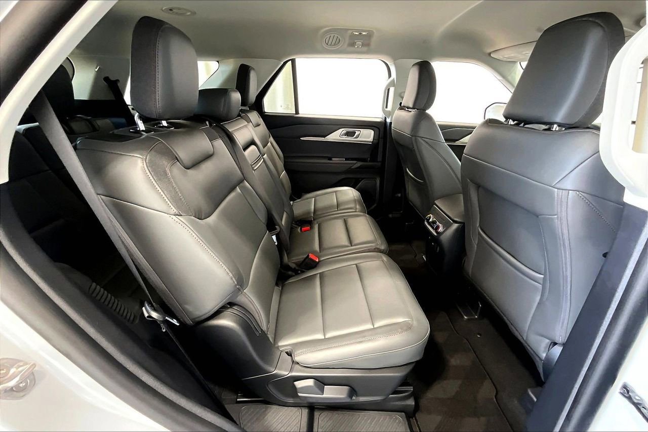 Certified 2026 Ford Explorer Active w/ Active Comfort Package image 20