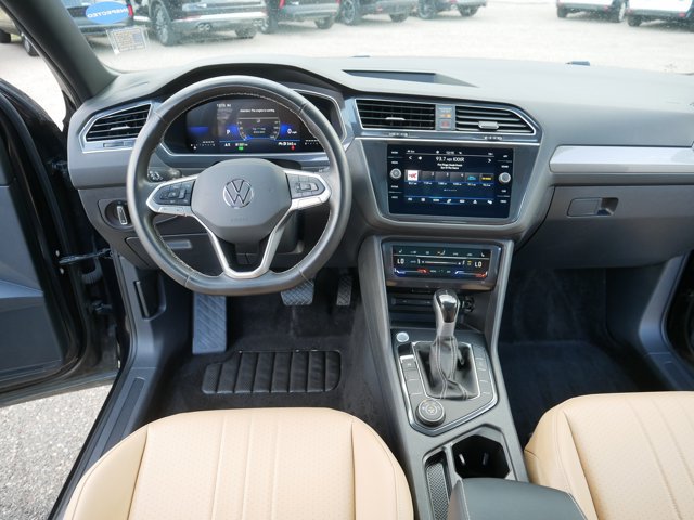 Used 2024 Volkswagen Tiguan SE AWD/4WD image 20