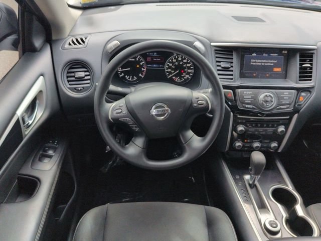 Used 2020 Nissan Pathfinder S AWD/4WD image 16