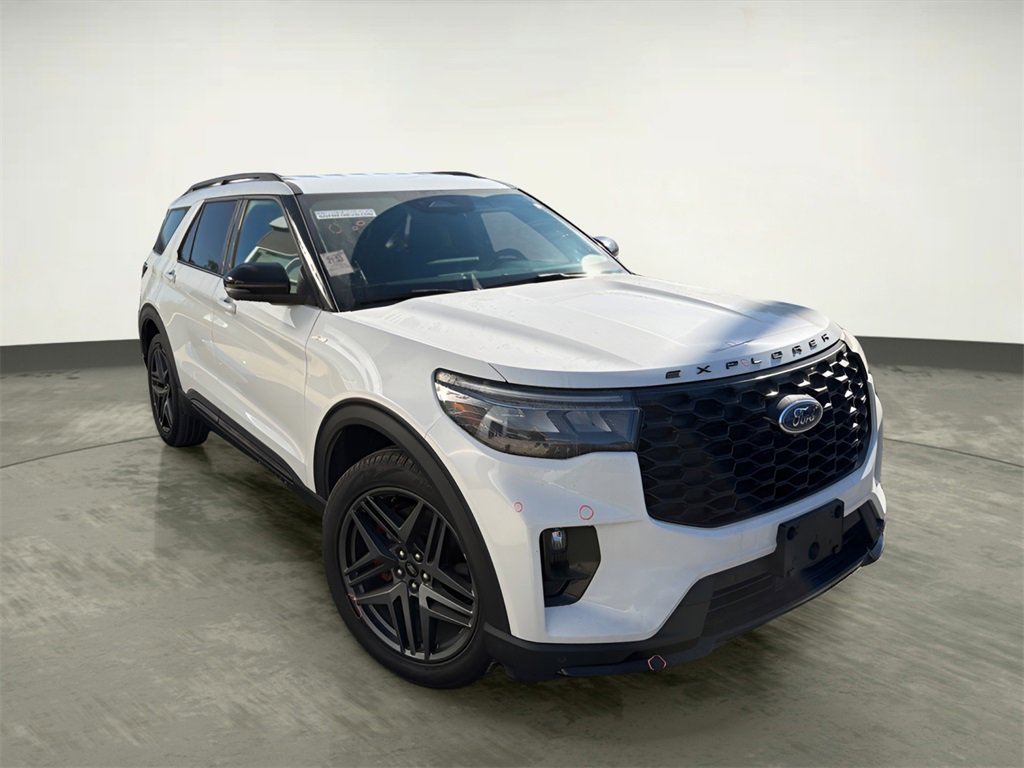 Certified 2025 Ford Explorer ST-Line w/ ST-Line Street Pack image 5
