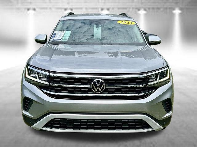 Used 2023 Volkswagen Atlas SE w/ Black Wheel Package FWD image 2