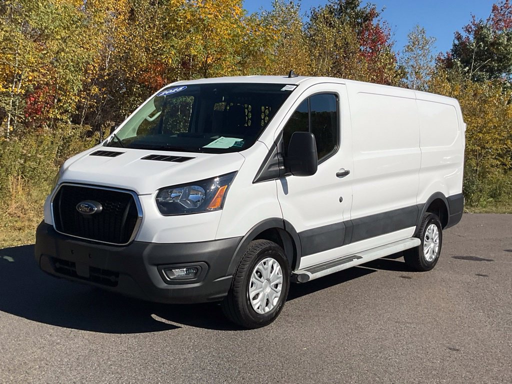 Certified 2025 Ford Transit 250 Low Roof w/ Exterior Upgrade Package RWD image 33