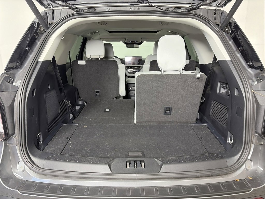 Certified 2025 Ford Explorer Platinum w/ LUX Leather Package image 27