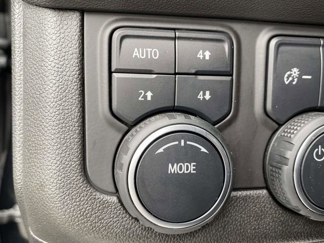 Used 2023 Chevrolet Suburban High Country image 38