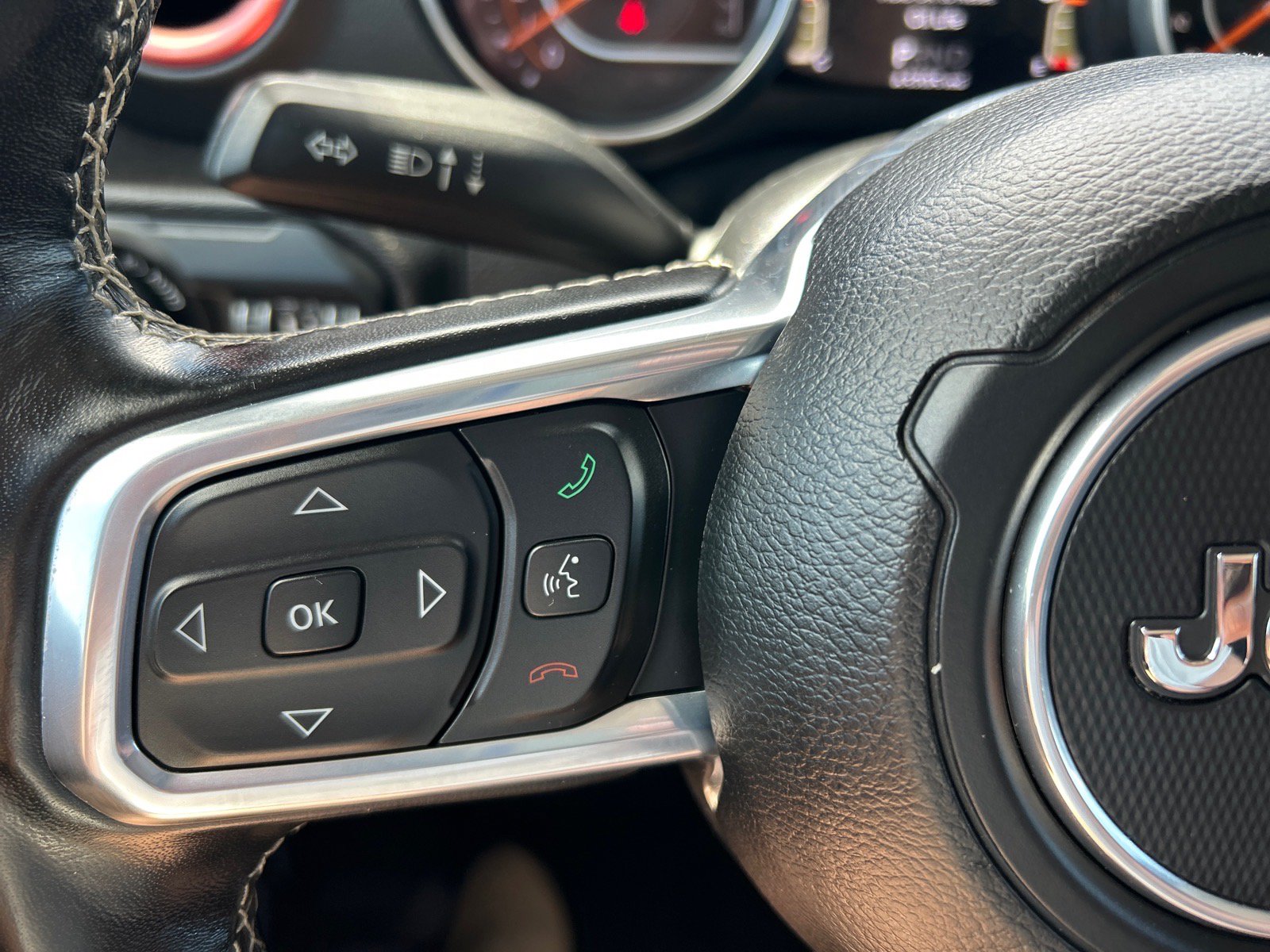 Used 2020 Jeep Wrangler Unlimited Sahara AWD/4WD image 24