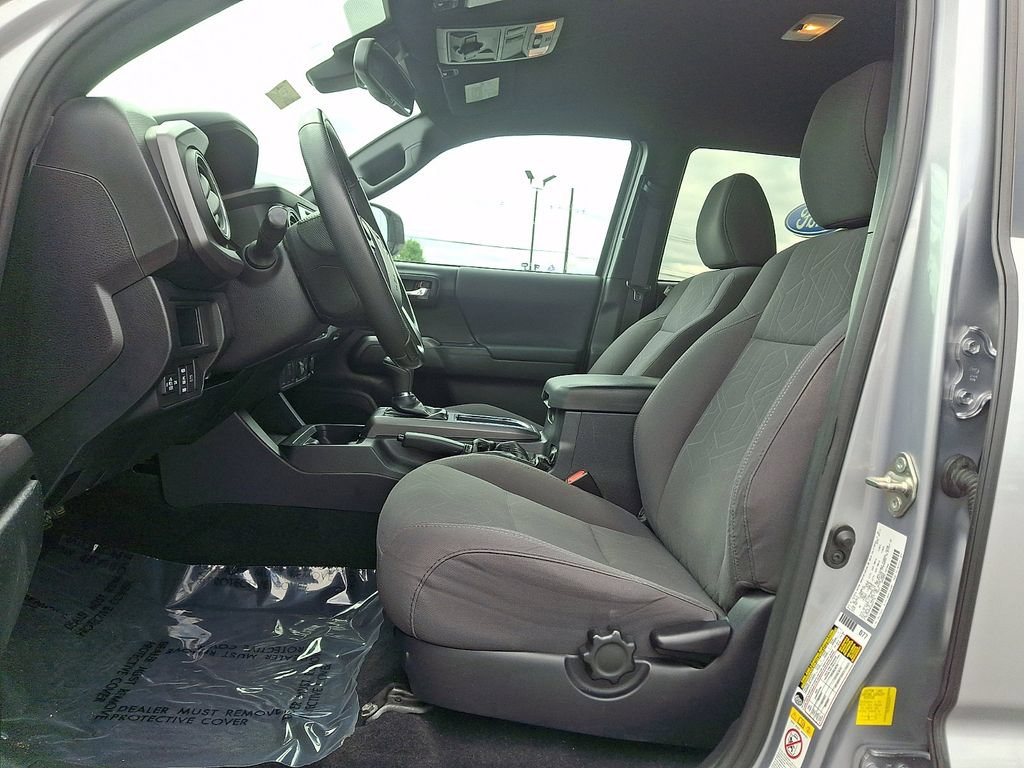 Used 2019 Toyota Tacoma TRD Off-Road AWD/4WD image 13