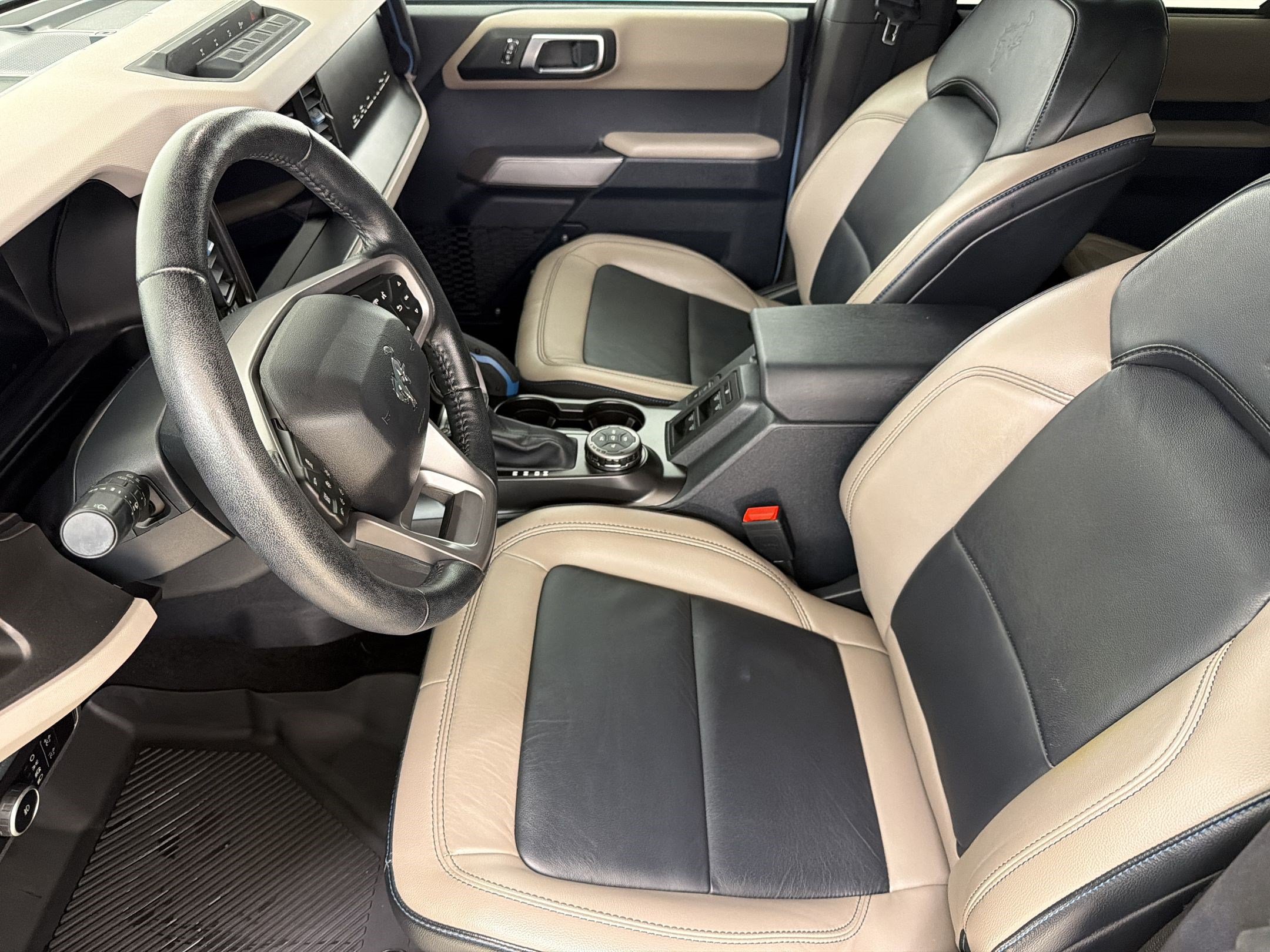 Certified 2023 Ford Bronco Wildtrak AWD/4WD image 5