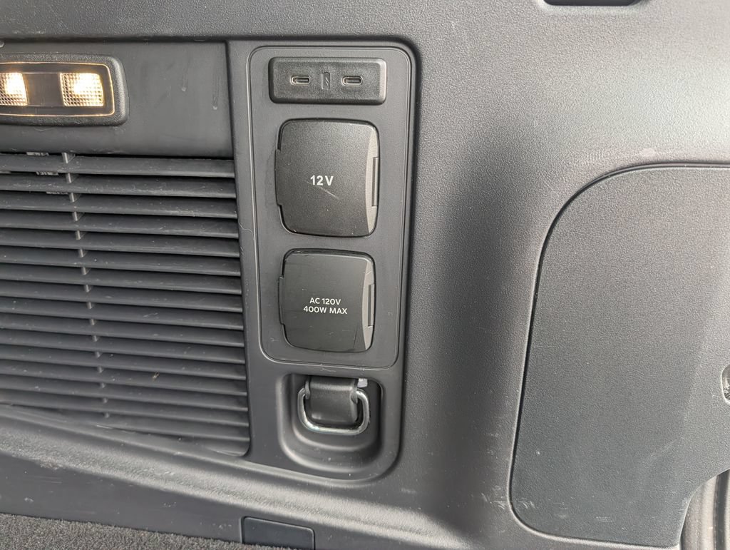 Certified 2025 Ford Expedition Active AWD/4WD image 34