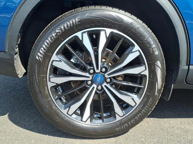 Certified 2022 Ford Escape SEL w/ SEL Stealth AWD Package image 25