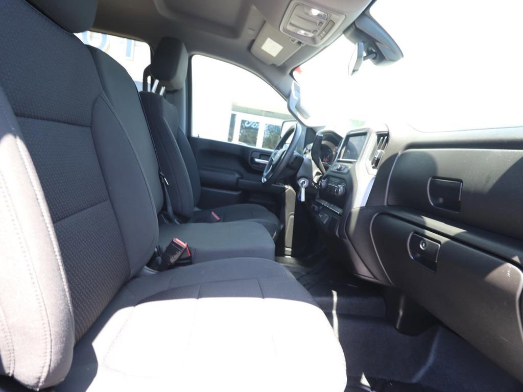 Used 2022 Chevrolet Silverado 2500 Custom w/ Custom Convenience Package image 16