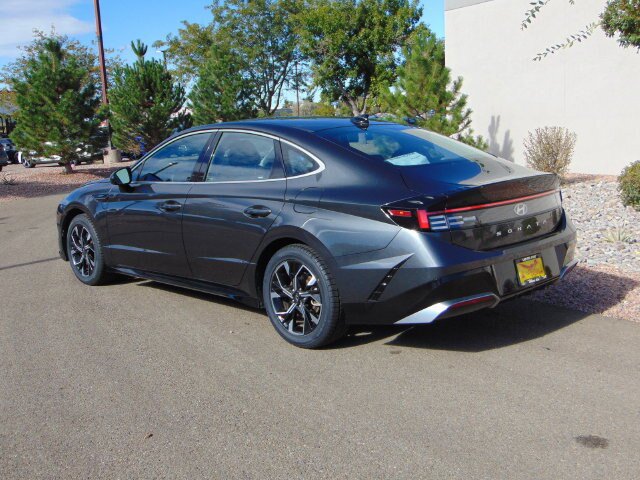 Used 2025 Hyundai Sonata SEL FWD image 4