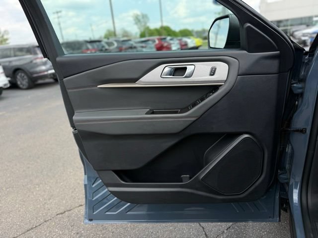 Certified 2025 Ford Explorer Active AWD/4WD image 13