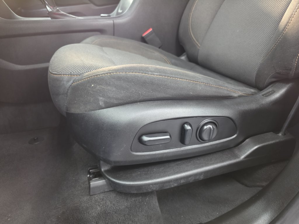Used 2020 Chevrolet Traverse LT FWD image 27