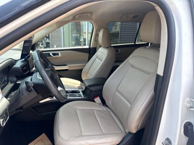 Certified 2023 Ford Explorer XLT w/ Equipment Group 202A AWD/4WD image 17