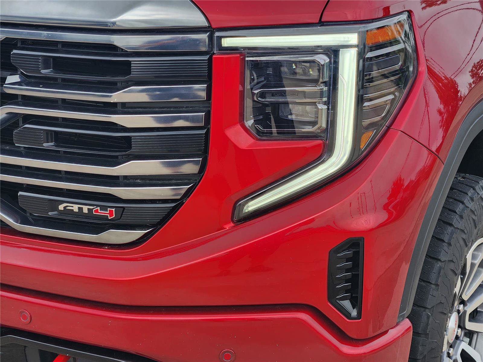 Used 2023 GMC Sierra 1500 AT4 w/ Technology Package AWD/4WD image 6