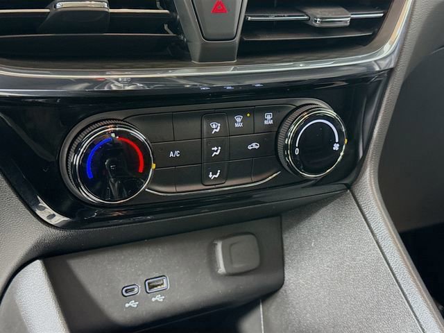 Used 2024 Buick Encore GX Sport Touring image 15