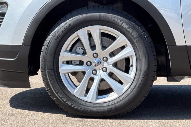 Certified 2018 Ford Explorer XLT w/ Equipment Group 202A image 29