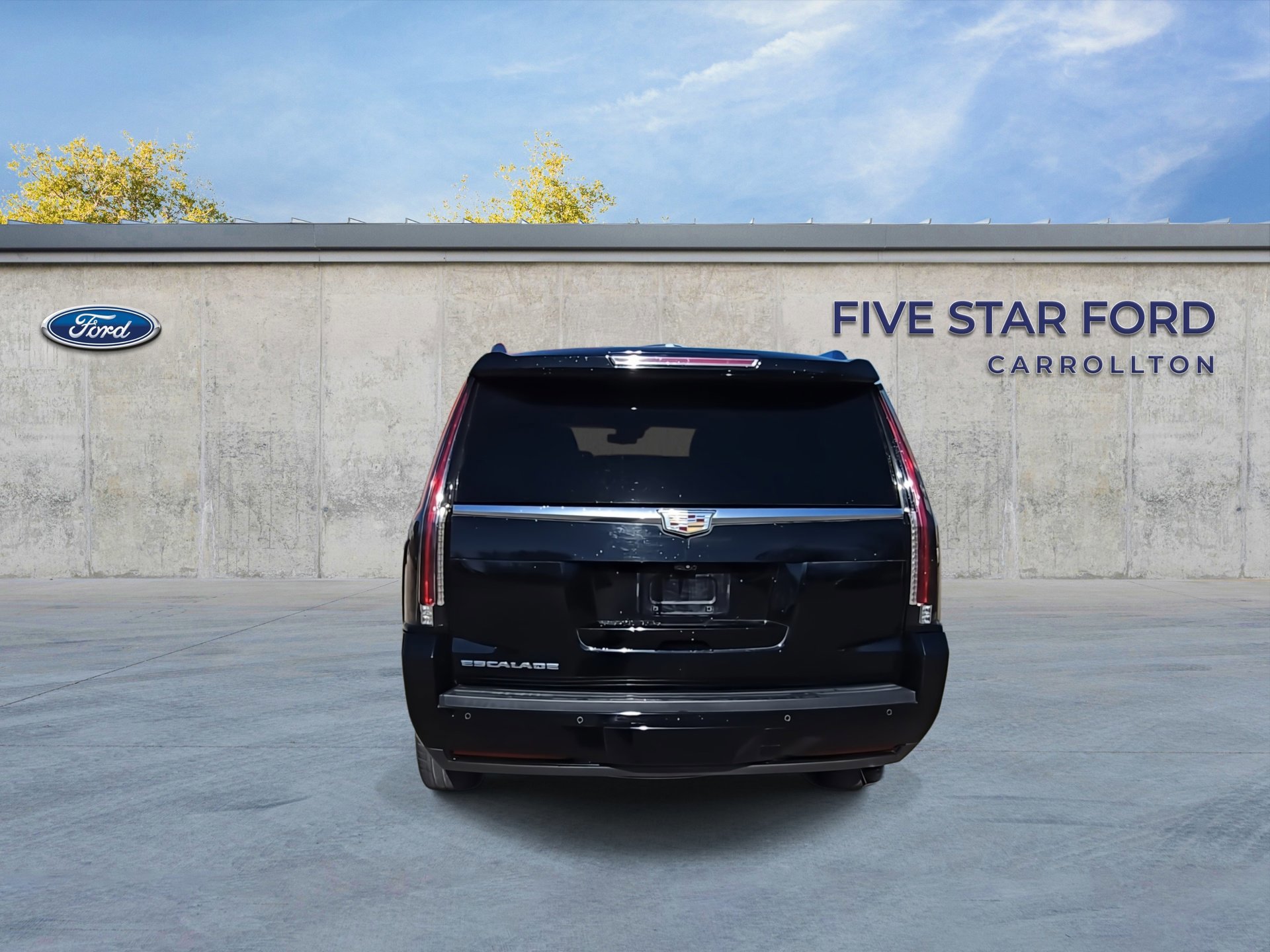Used 2017 Cadillac Escalade Luxury image 4