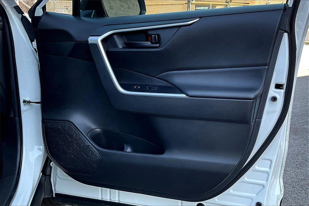 Used 2024 Toyota RAV4 LE image 22