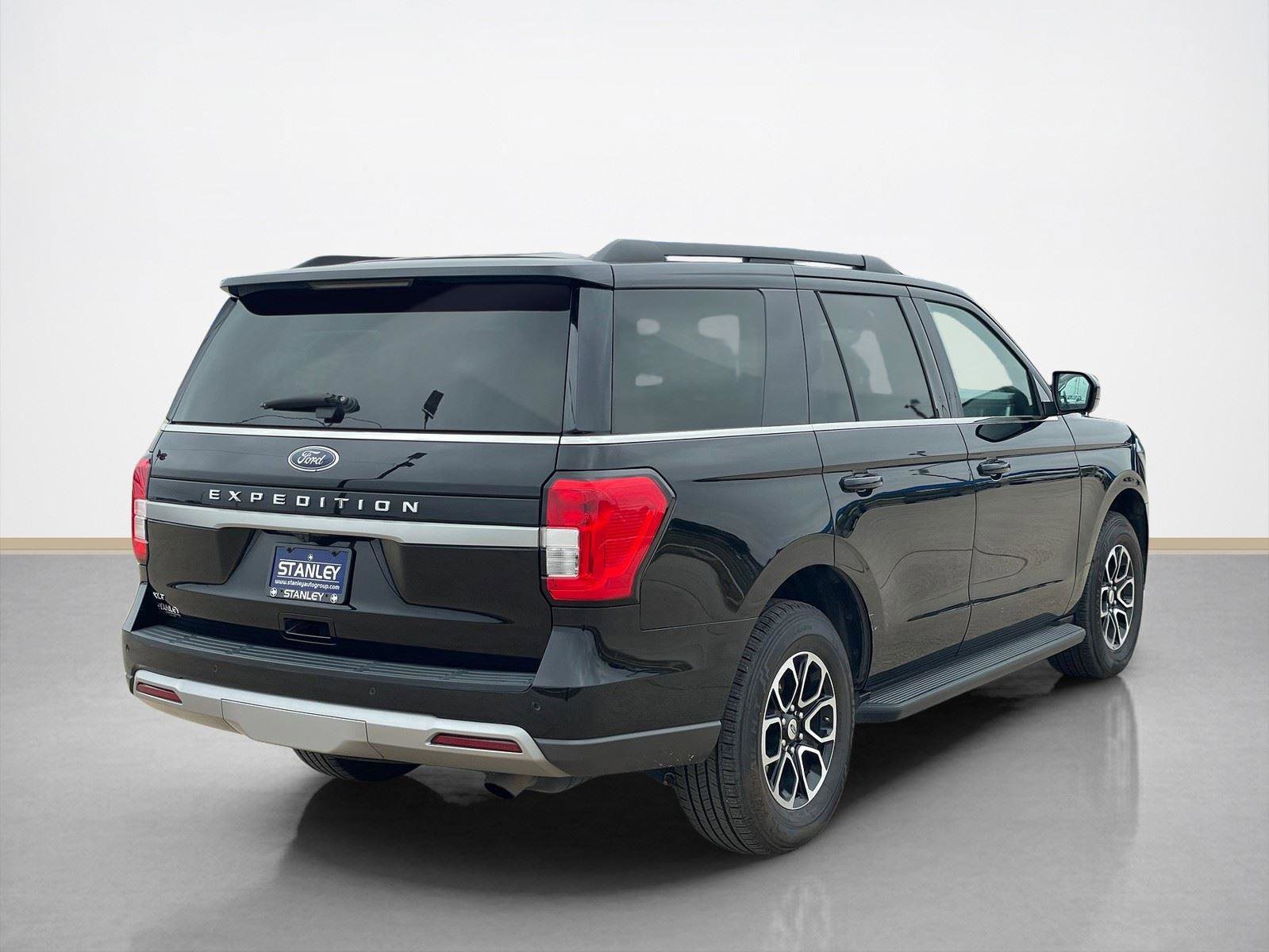 Certified 2024 Ford Expedition XLT AWD/4WD image 8