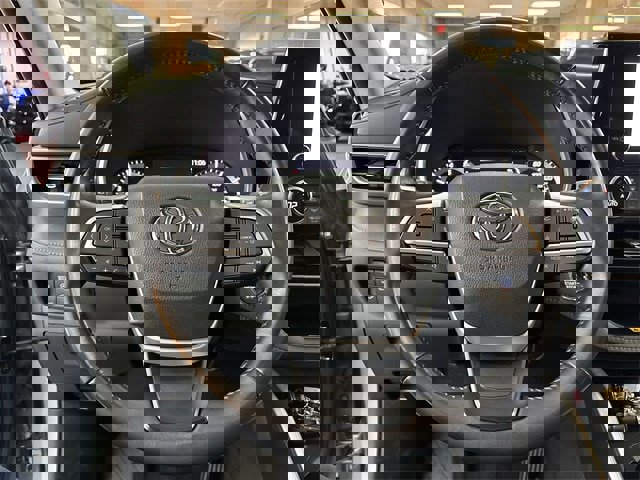 Used 2023 Toyota Highlander L image 6