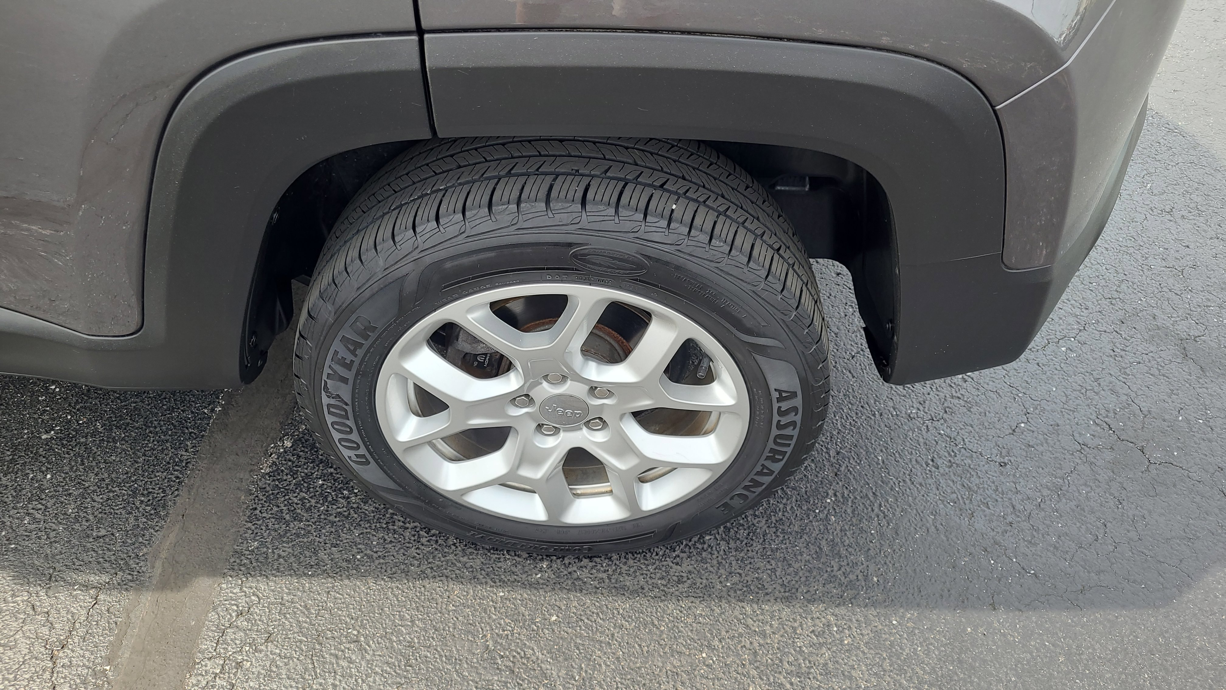 Used 2017 Jeep Renegade Latitude w/ Safety & Security Group image 11